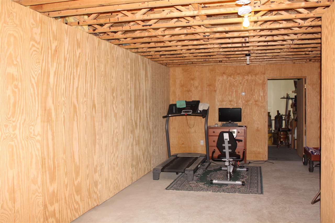 102 Gilley Road Tunbridge, VT 05077 - Photo 16 of 18