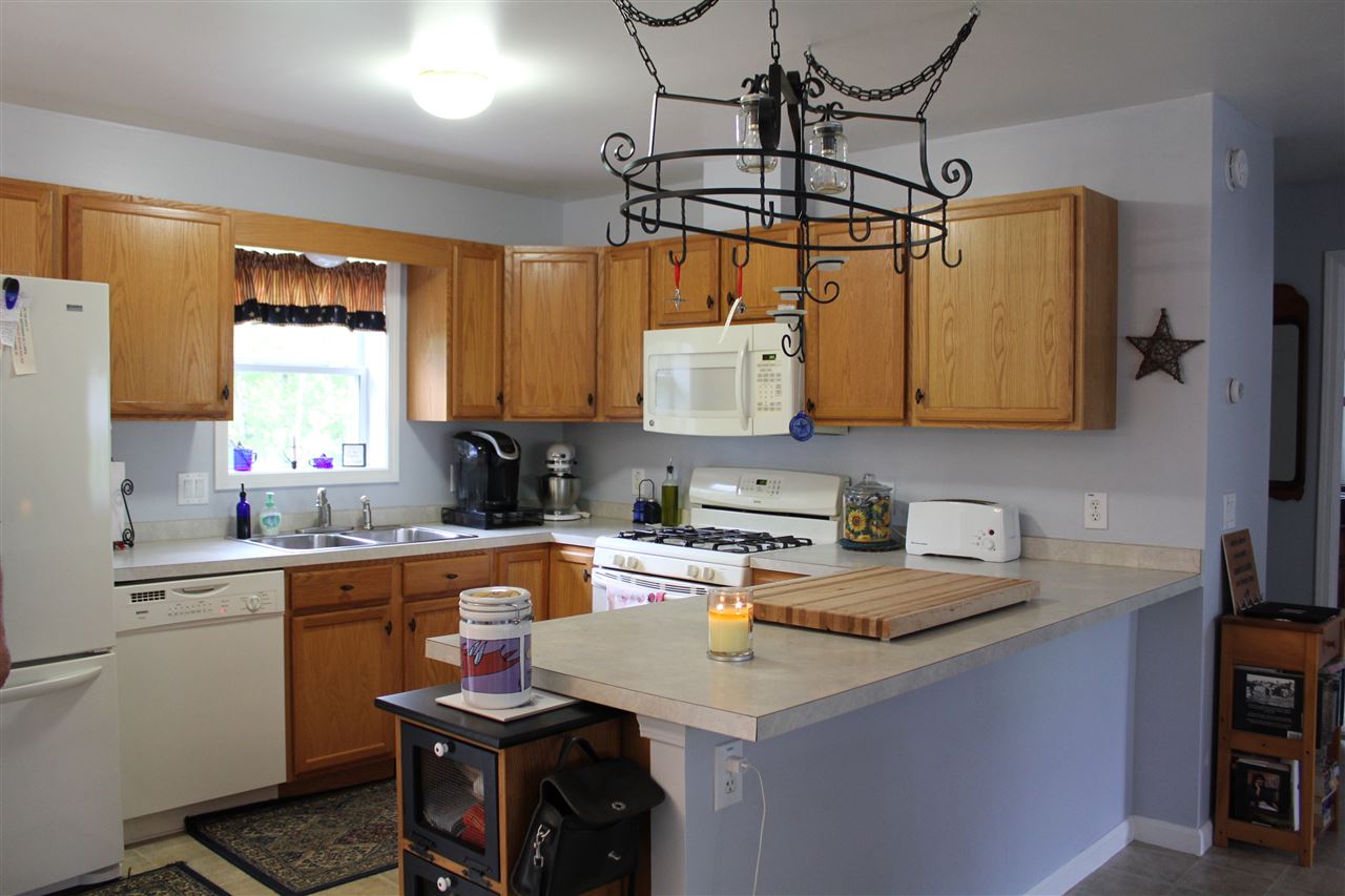 102 Gilley Road Tunbridge, VT 05077 - Photo 3 of 18