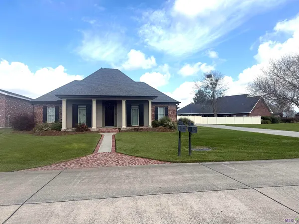 $535,000 | 126 West 40th Place, Cut Off, LA 70345