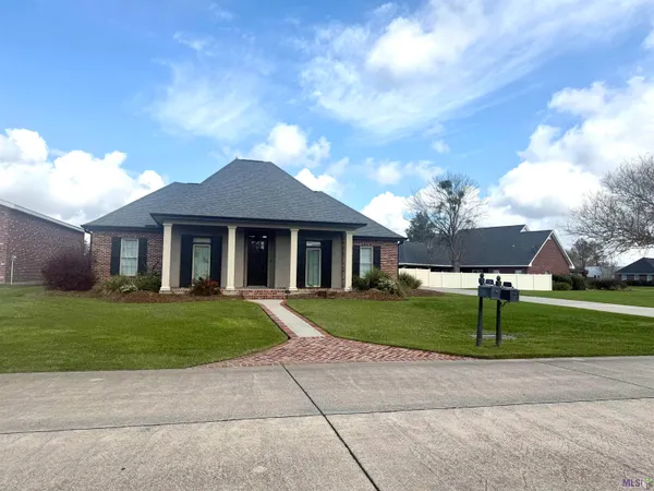 $535,000 | 126 West 40th Place, Cut Off, LA 70345