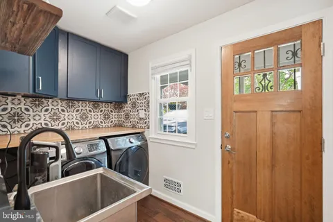 $1,050,000 | 4716 Hornbeam Drive, Rockville, MD 20853