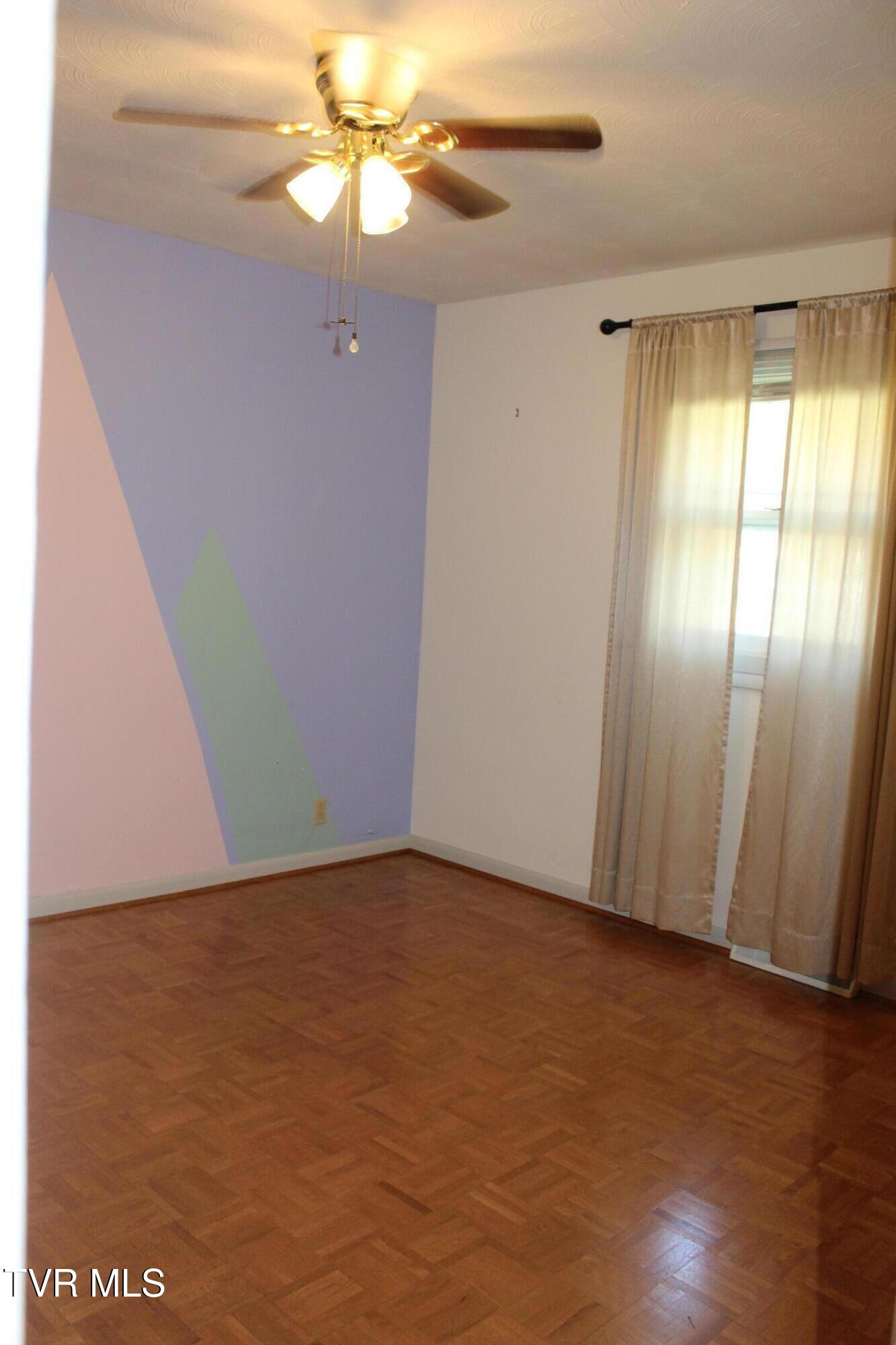 618 East Carters Valley Road Gate City, VA 24251 - Photo 9 of 20 IMG_2951