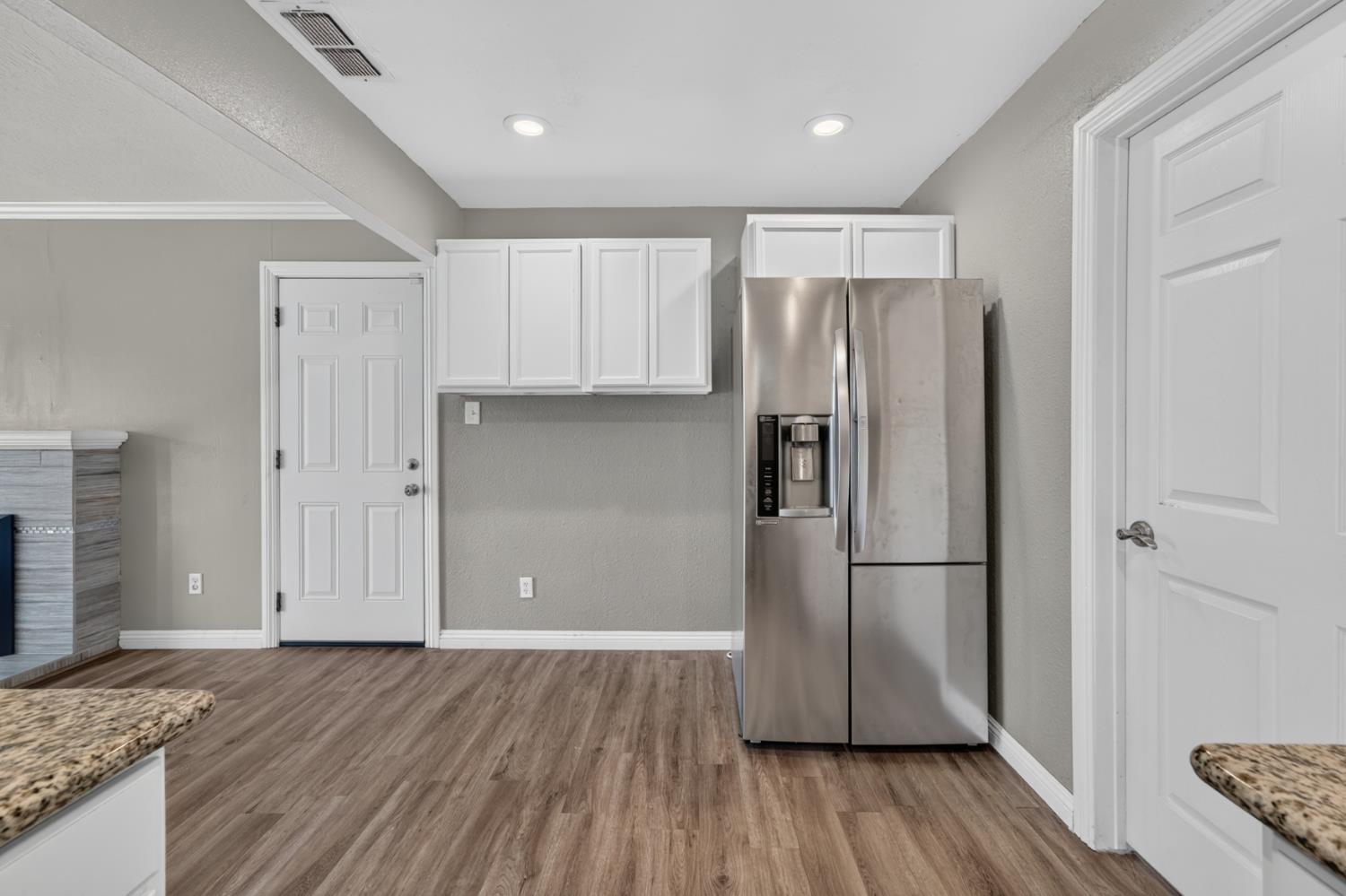 3708 Merrily Way Sacramento, CA 95821 - Photo 9 of 51 Gallery Image 9