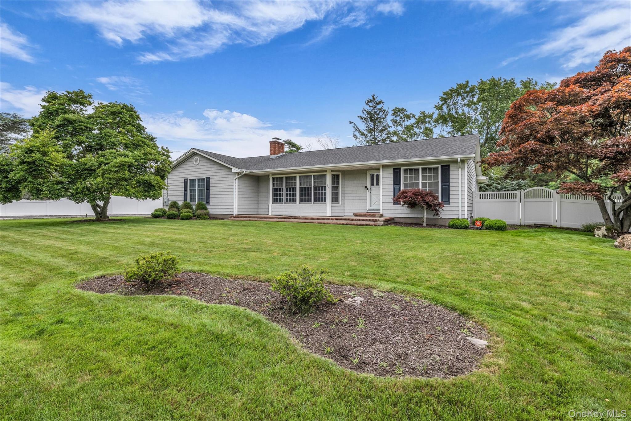 383 Munsell Road East Patchogue, NY 11772 - Photo 2 of 45