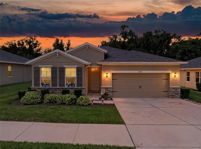 $437,500 | 12615 Eastpointe Drive, Dade City, FL 33525