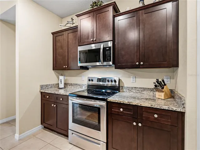 $437,500 | 12615 Eastpointe Drive, Dade City, FL 33525