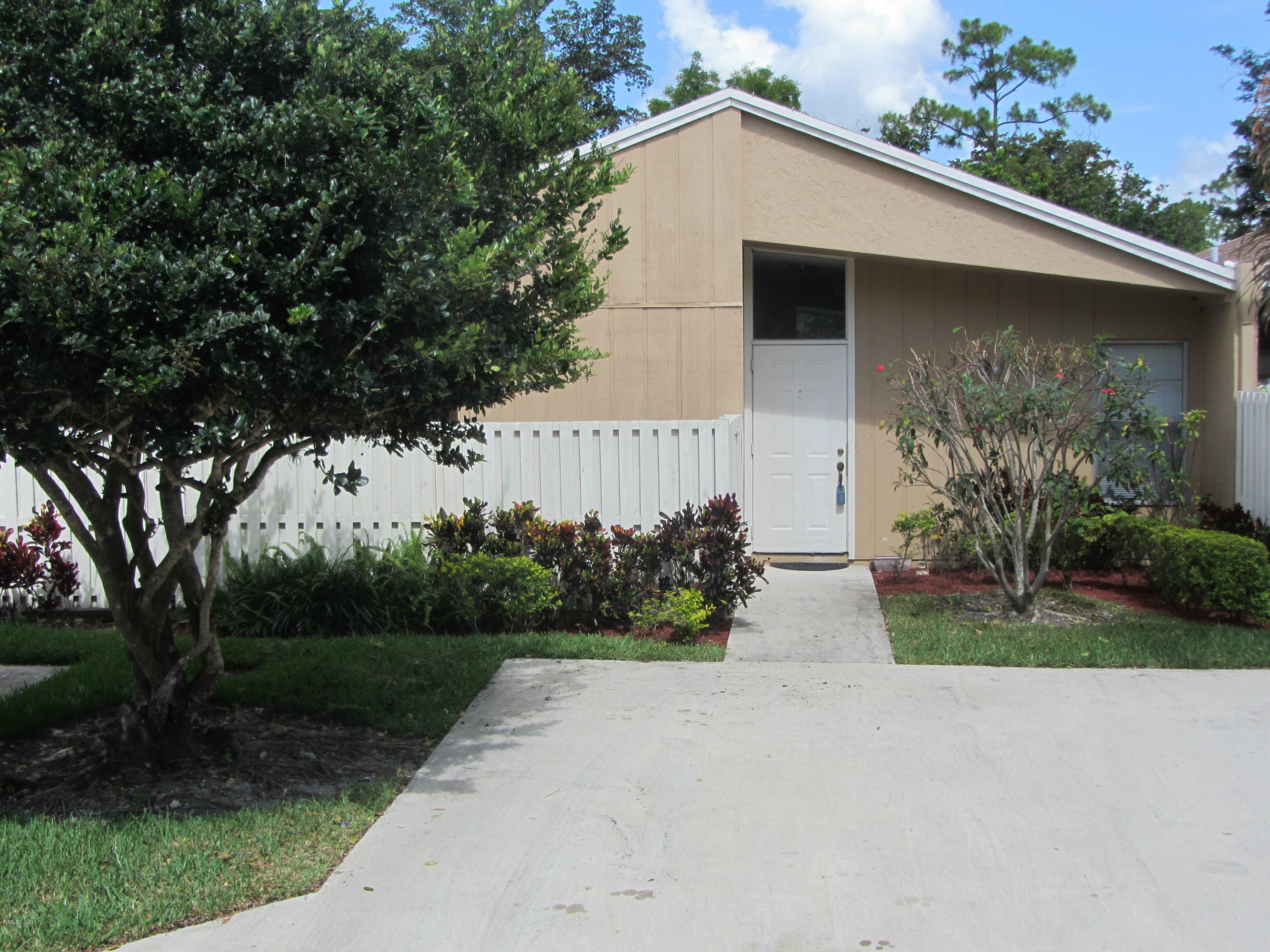22281 Misty Woods Way, Unit 63 Boca Raton, FL 33428 - Photo 1 of 15 Cusiman 072