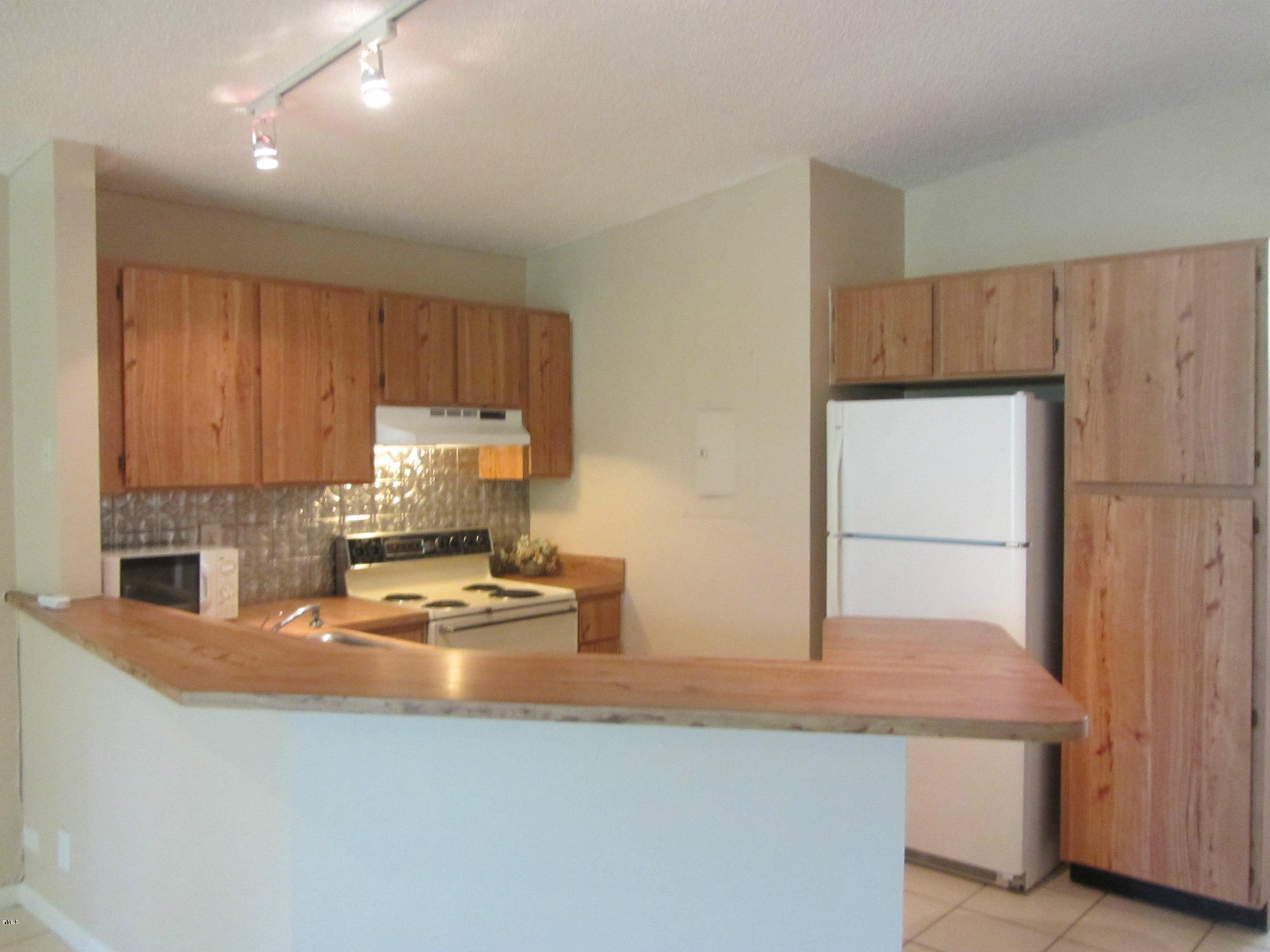 22281 Misty Woods Way, Unit 63 Boca Raton, FL 33428 - Photo 3 of 15 Cusiman 080