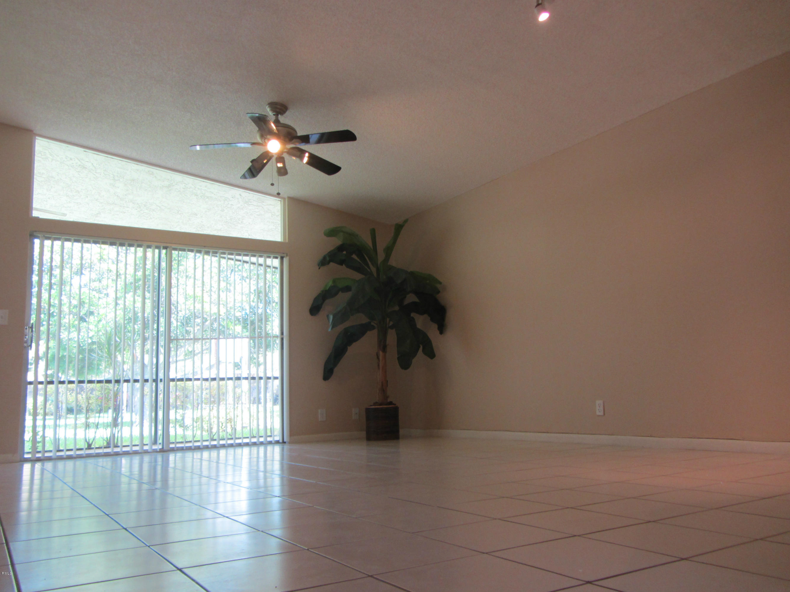 22281 Misty Woods Way, Unit 63 Boca Raton, FL 33428 - Photo 5 of 15 Cusiman 089
