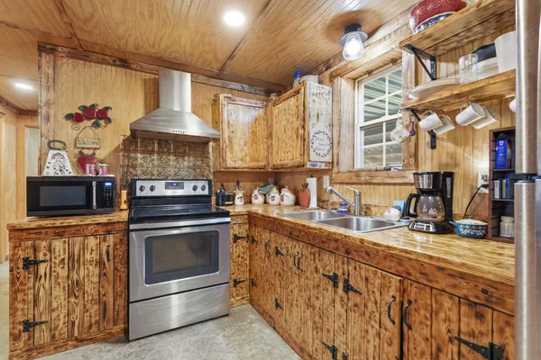 $299,900 | 1978 Highland Blf Trail, Tracy City, TN 37387