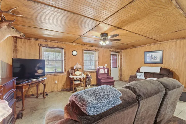 $299,900 | 1978 Highland Blf Trail, Tracy City, TN 37387