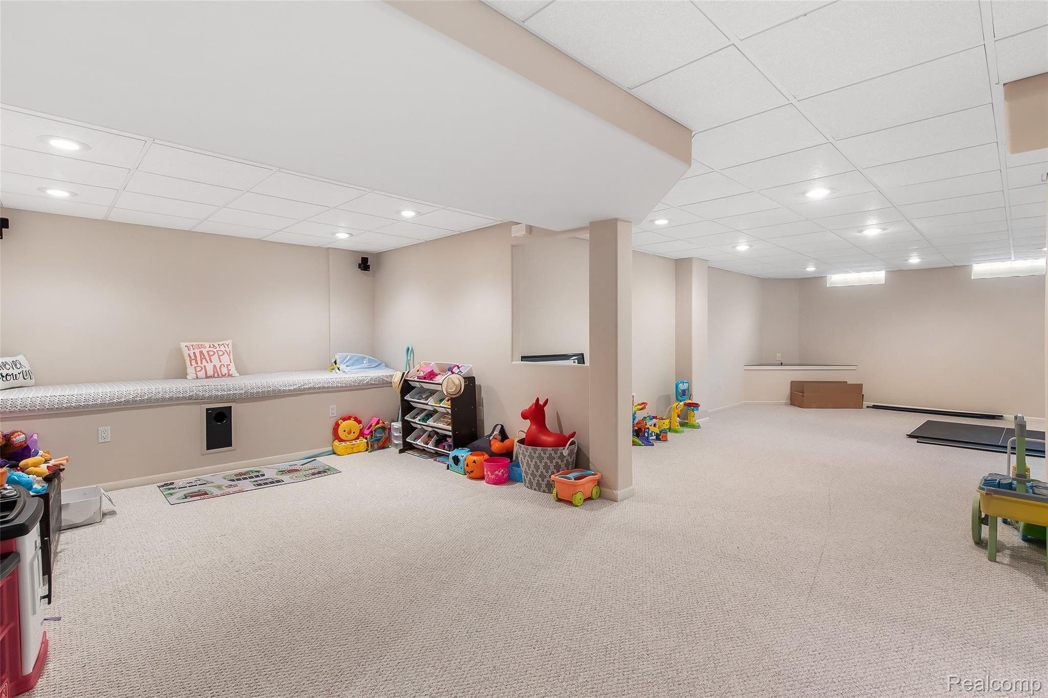 2192 Avon Lake Lane Rochester, MI 48307 - Photo 44 of 51 2192 Avon Lake Ln-54.jpg