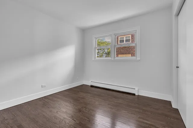 $2,275 | 512 Ida Court, Unit 1, Mount Prospect, IL 60056