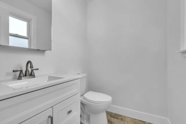 $2,275 | 512 Ida Court, Unit 1, Mount Prospect, IL 60056