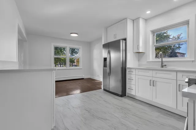 $2,275 | 512 Ida Court, Unit 1, Mount Prospect, IL 60056