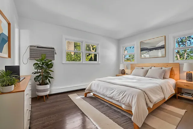 $2,275 | 512 Ida Court, Unit 1, Mount Prospect, IL 60056