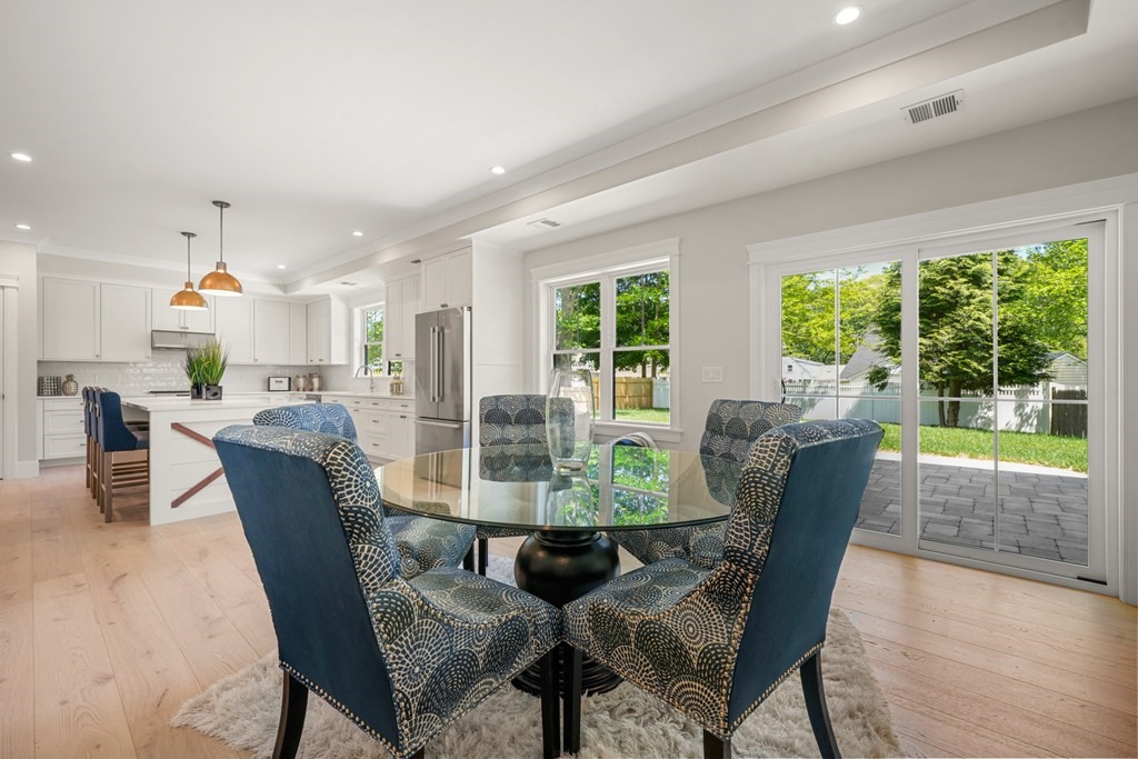 27 Porter Road Natick, MA 01760 - Photo 4 of 37 Gallery Image 4
