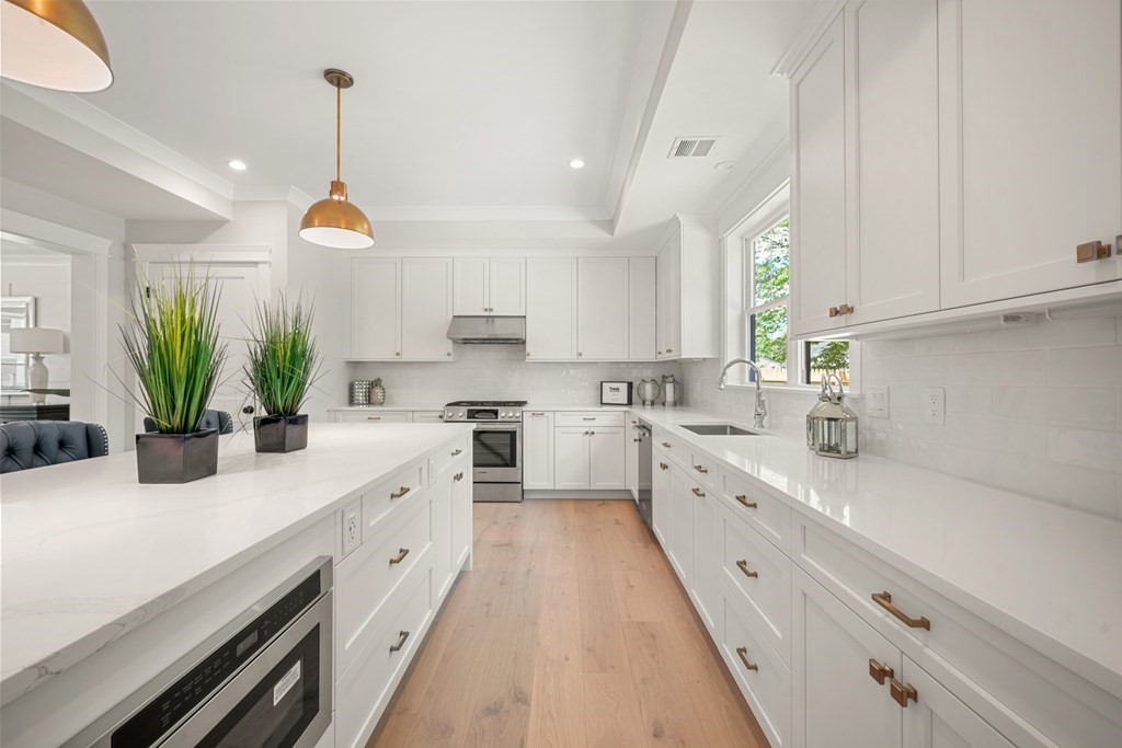 27 Porter Road Natick, MA 01760 - Photo 10 of 37 Gallery Image 10