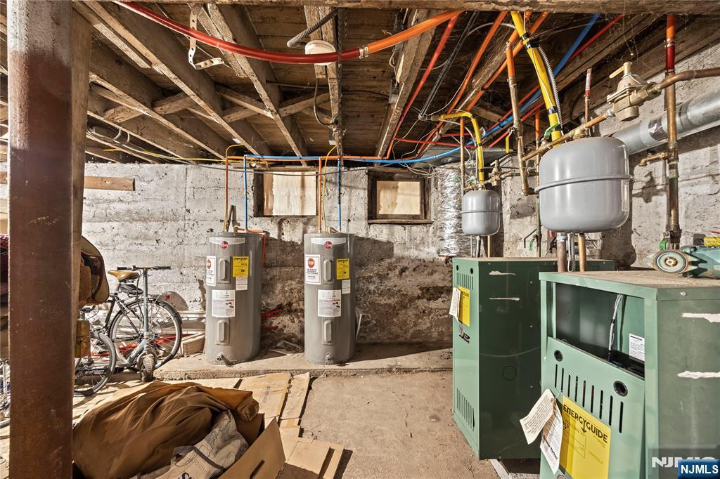 109 Lyon Street Paterson, NJ 07524 - Photo 15 of 39