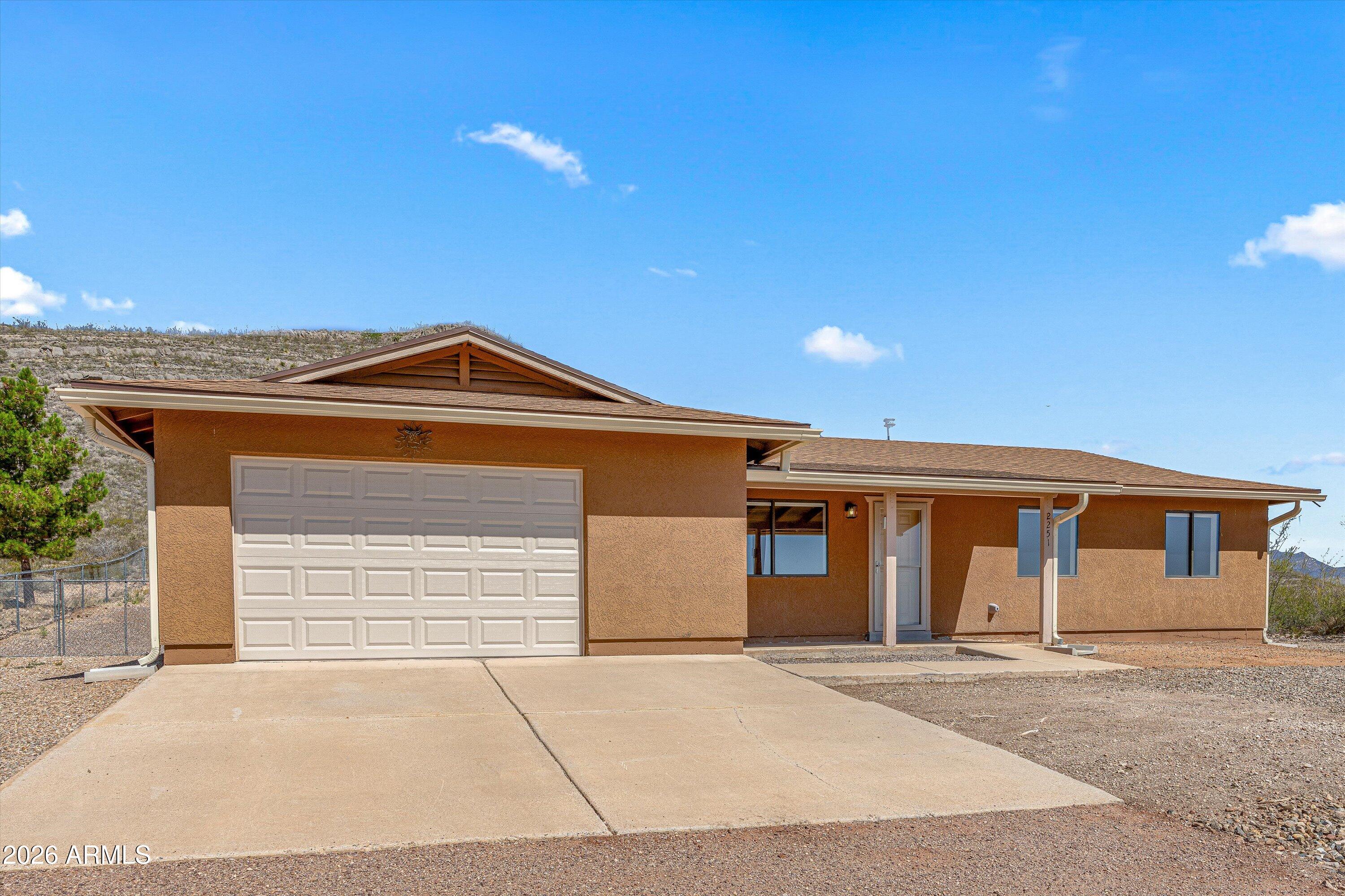2251 North Spanish Trail Huachuca City, AZ 85616 - Photo 8 of 44 08-Front of Home