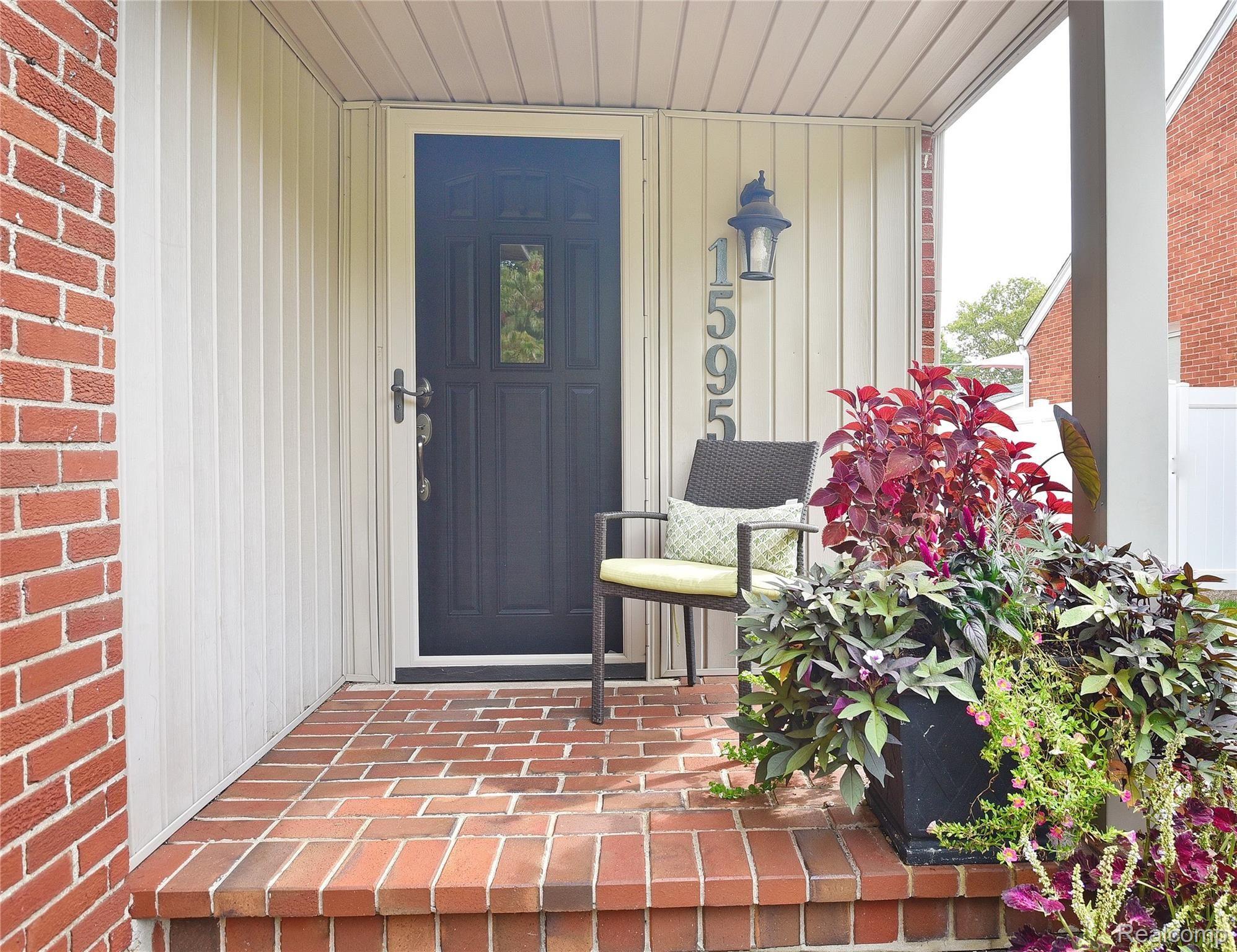 1595 Mansfield Road Birmingham, MI 48009 - Photo 2 of 35 1595 Mansfield_02.JPG