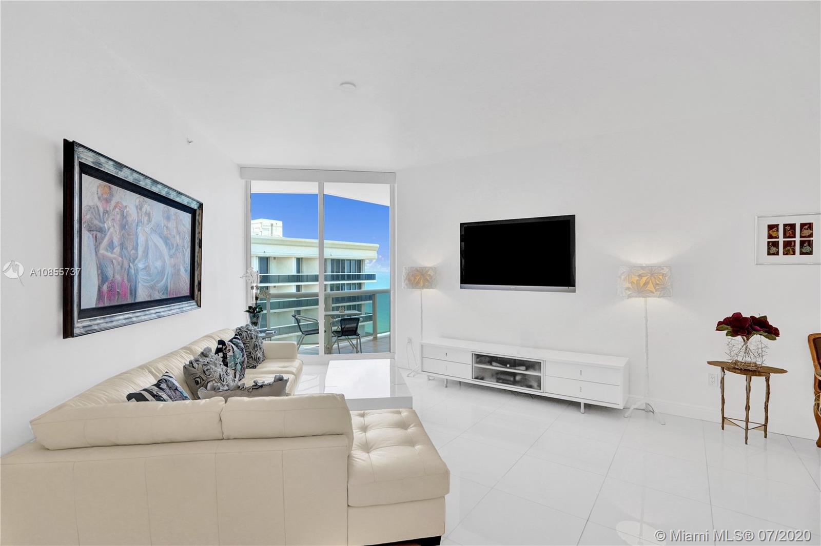 Surfside Surfside, FL 33154 - Photo 18 of 46 Living room