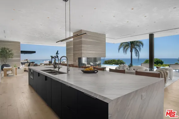 $26,490,000 | 26496 Pacific Coast Highway, Malibu, CA 90265