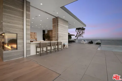 $26,490,000 | 26946 Pacific Coast Highway, Malibu, CA 90265