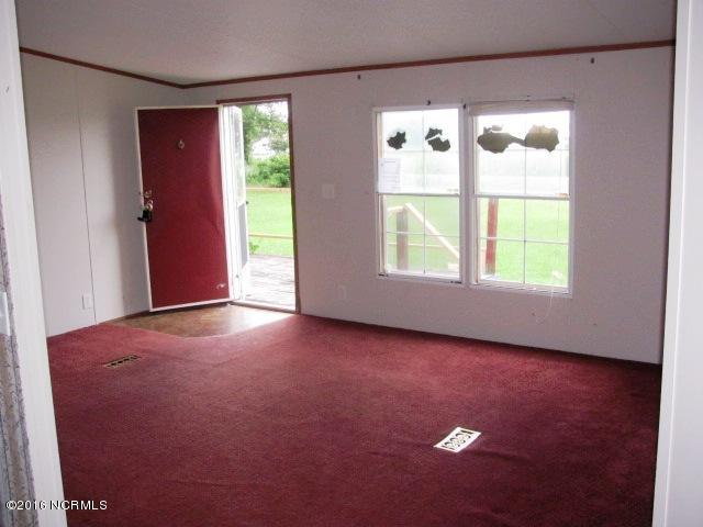 1155 Jonestown Road Dover, NC 28526 - Photo 3 of 11 1155 Jonestown Living Room