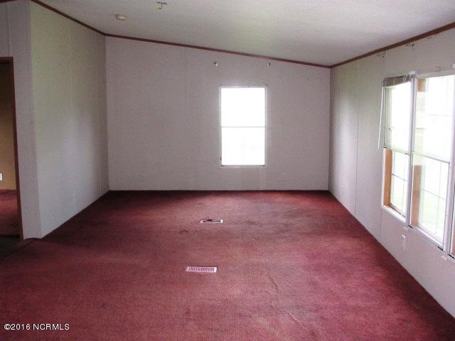 1155 Jonestown Road Dover, NC 28526 - Photo 4 of 11 1155 Jonestown Family Room
