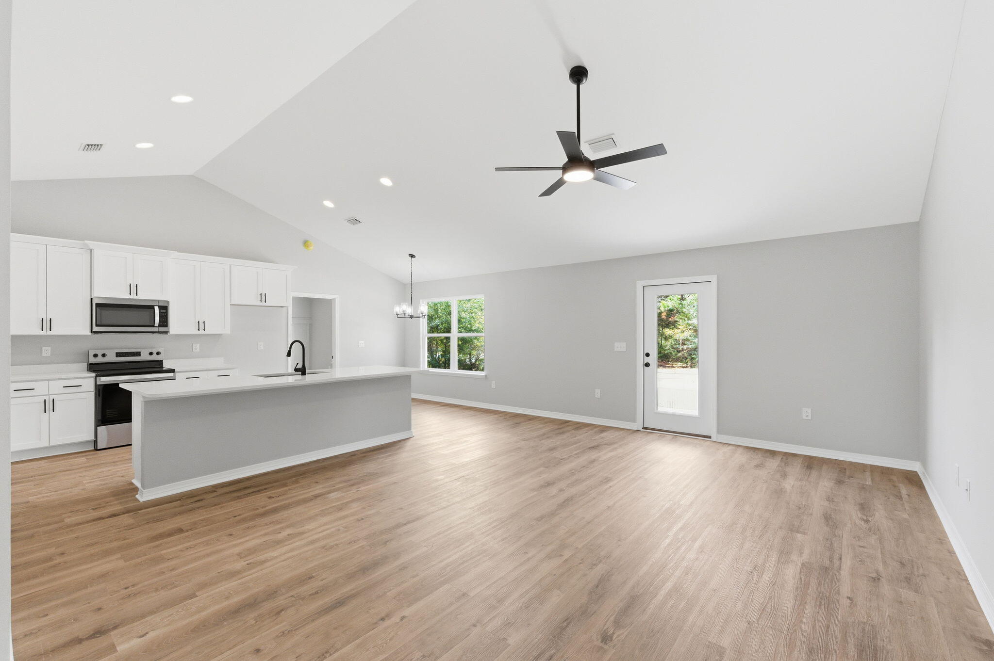 6160 Sundew Street Crestview, FL 32539 - Photo 3 of 32 7-web-or-mls-6158-sundew-st