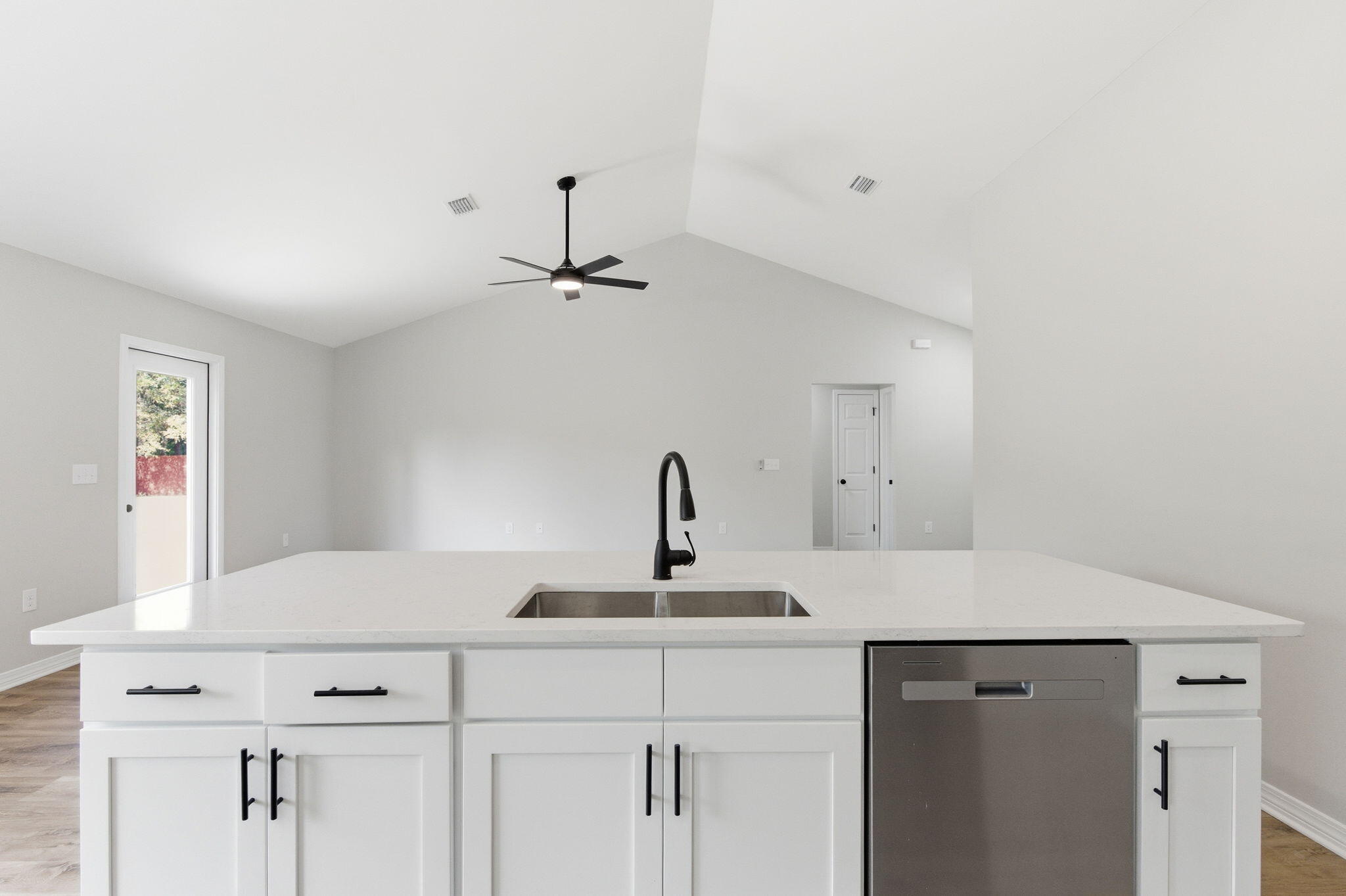 6160 Sundew Street Crestview, FL 32539 - Photo 9 of 32 15-web-or-mls-6158-sundew-st