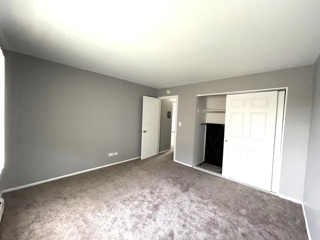 $1,650 | 535 Brookside Drive, Unit F, Westmont, IL 60559