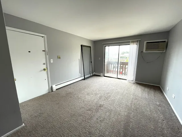 $1,650 | 535 Brookside Drive, Unit F, Westmont, IL 60559