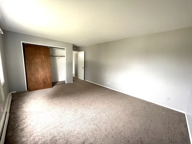 $1,650 | 535 Brookside Drive, Unit F, Westmont, IL 60559