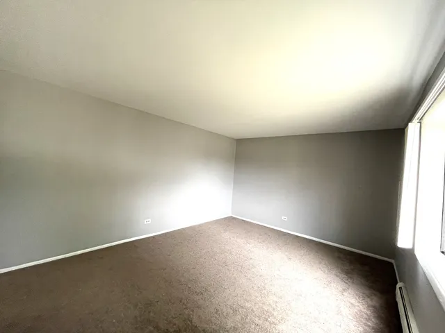 $1,650 | 535 Brookside Drive, Unit F, Westmont, IL 60559