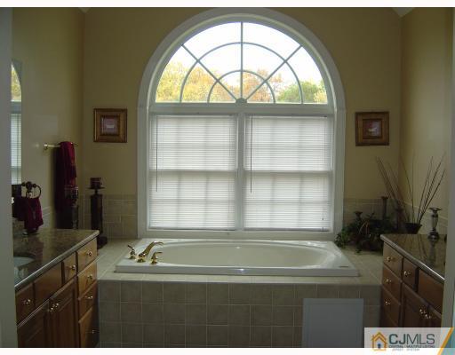 61 Rutledge Road Monmouth County, NJ 07746 - Photo 8 of 10 Gallery Image 8
