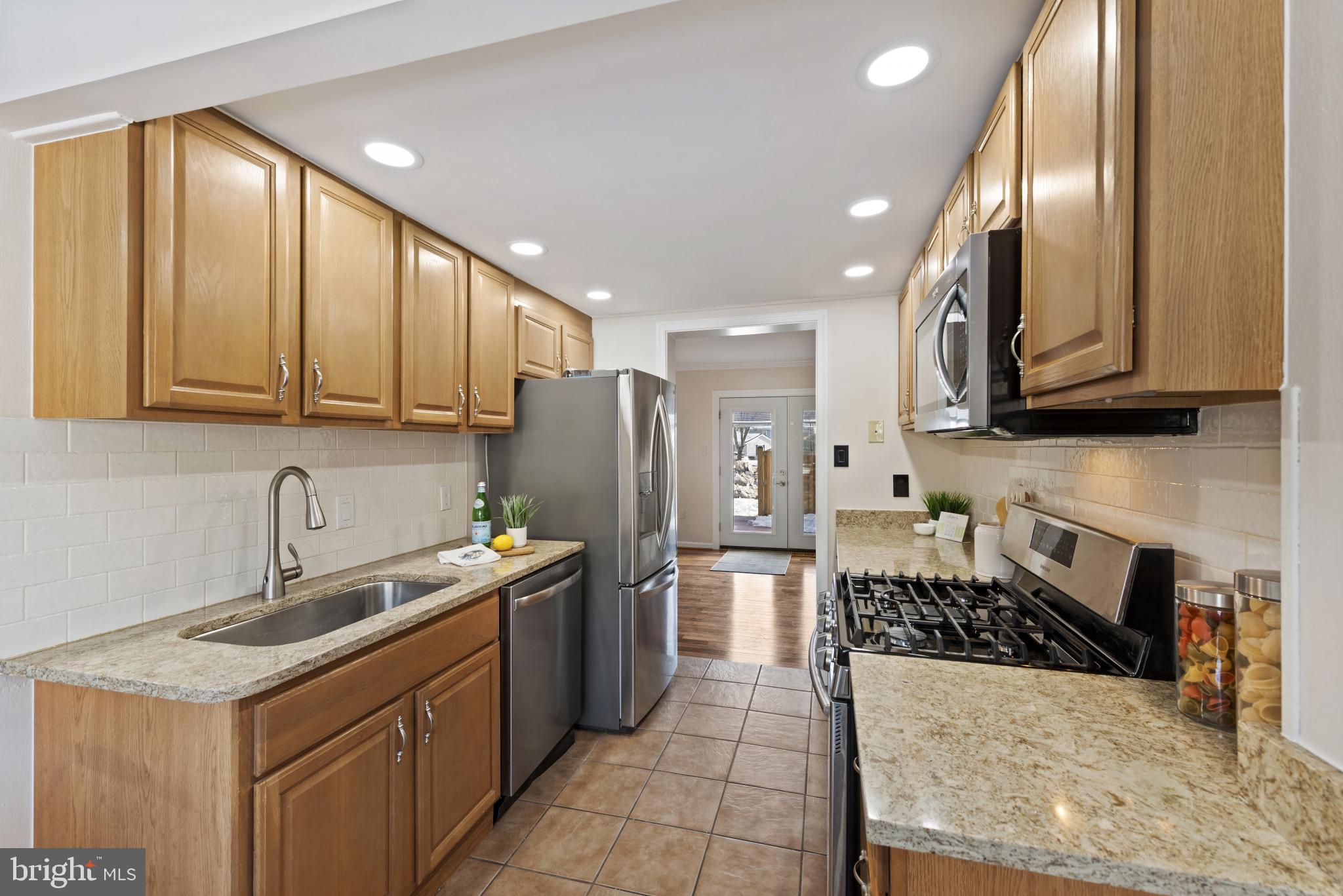 2004 Cambridge Drive Crofton, MD 21114 - Photo 10 of 44