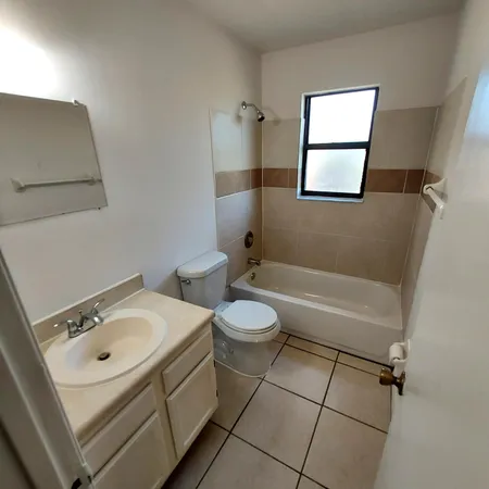 $1,325 | 948 Louisiana Avenue, Sebastian, FL 32958
