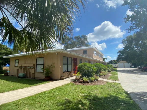 $1,325 | 948 Louisiana Avenue, Sebastian, FL 32958