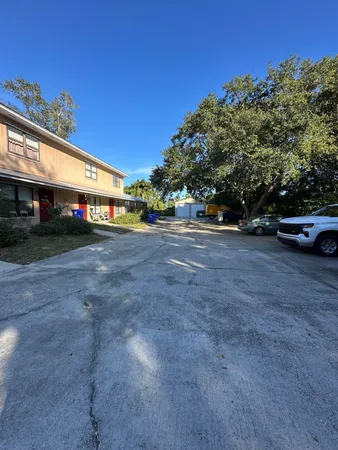 $1,325 | 948 Louisiana Avenue, Sebastian, FL 32958