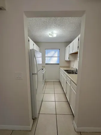 $1,325 | 948 Louisiana Avenue, Sebastian, FL 32958