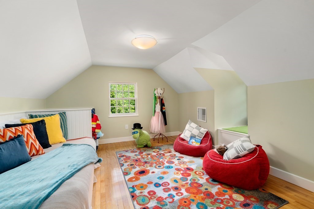 21 Wamesit Road Newton, MA 02468 - Photo 22 of 31