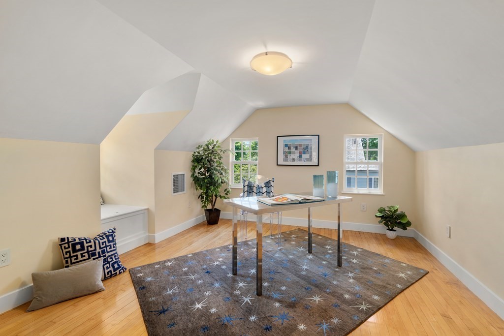 21 Wamesit Road Newton, MA 02468 - Photo 23 of 31