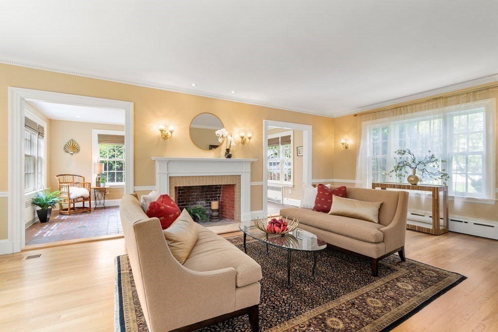 21 Wamesit Road Newton, MA 02468 - Photo 3 of 31