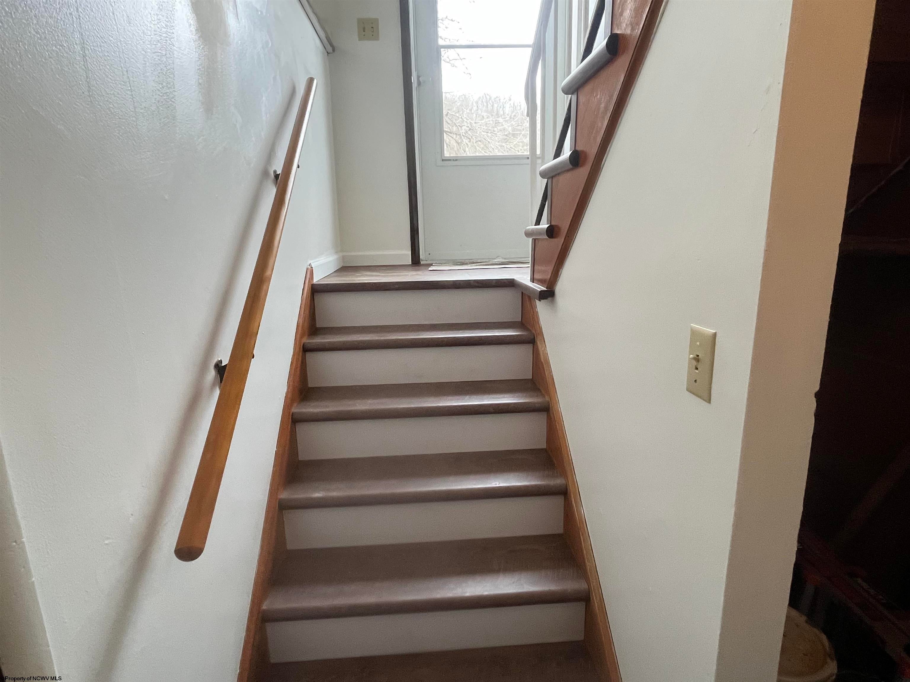 287 Rada Avenue Weston, WV 26452 - Photo 4 of 22 Gallery Image 4
