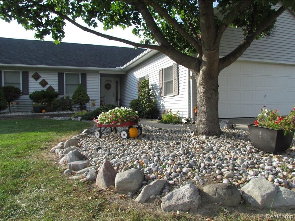 10134 Ridge Road Goodrich, MI 48438 - Photo 2 of 28 IMG_1717.JPG