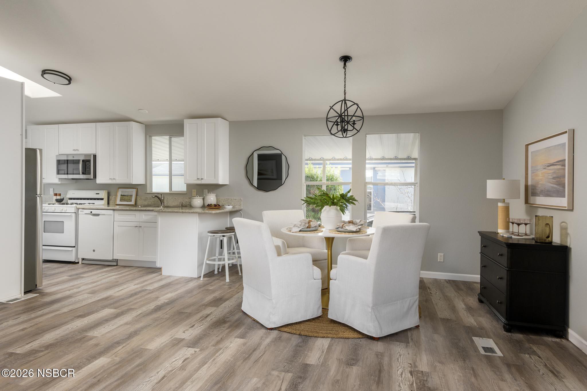 30 Winchester Canyon Road, Unit 83 Goleta, CA 93117 - Photo 7 of 19 Dining/Kitchen
