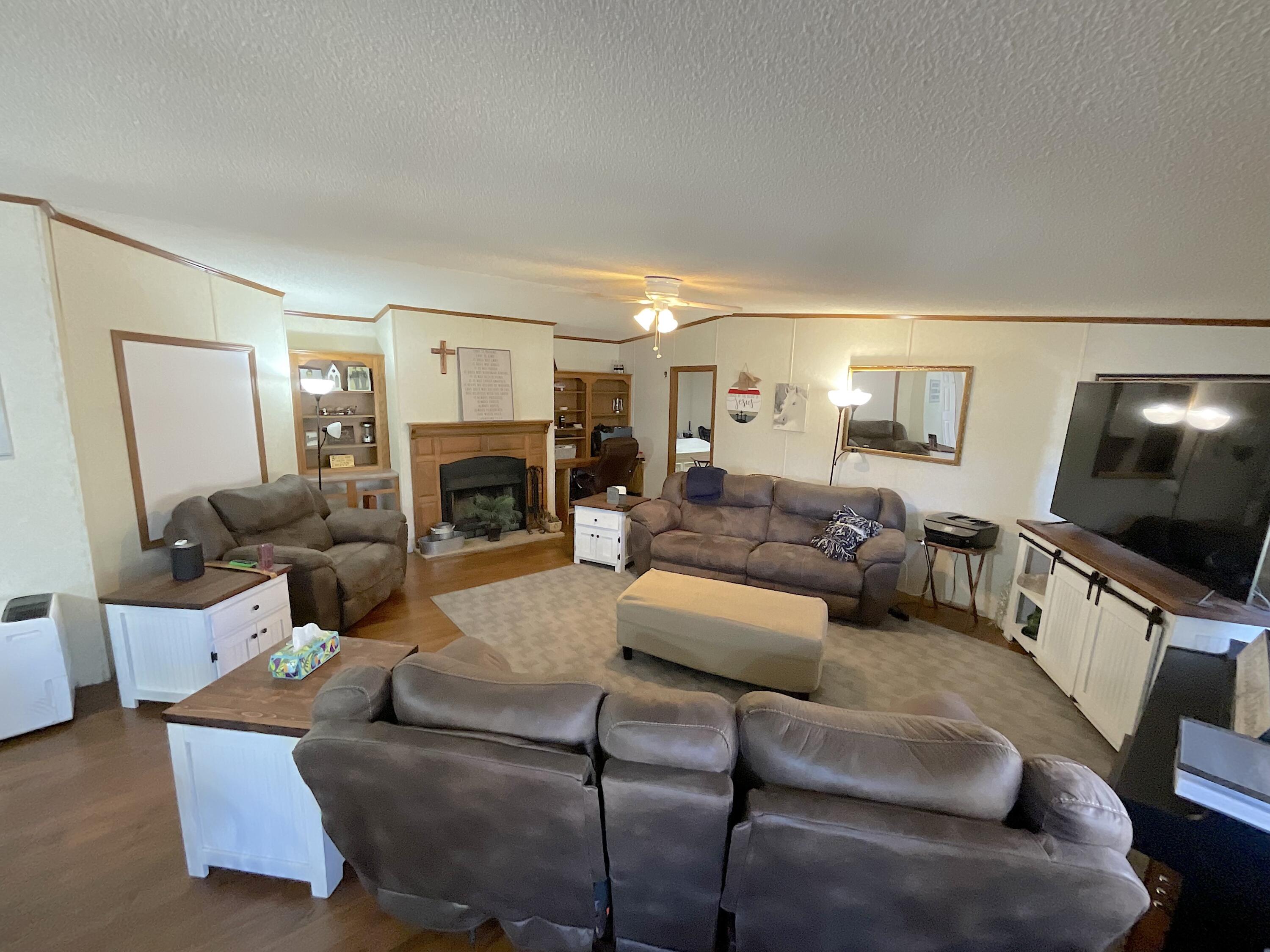 1085 Maple Grove Church Road Chatsworth, GA 30705 - Photo 5 of 28 Living Room #1