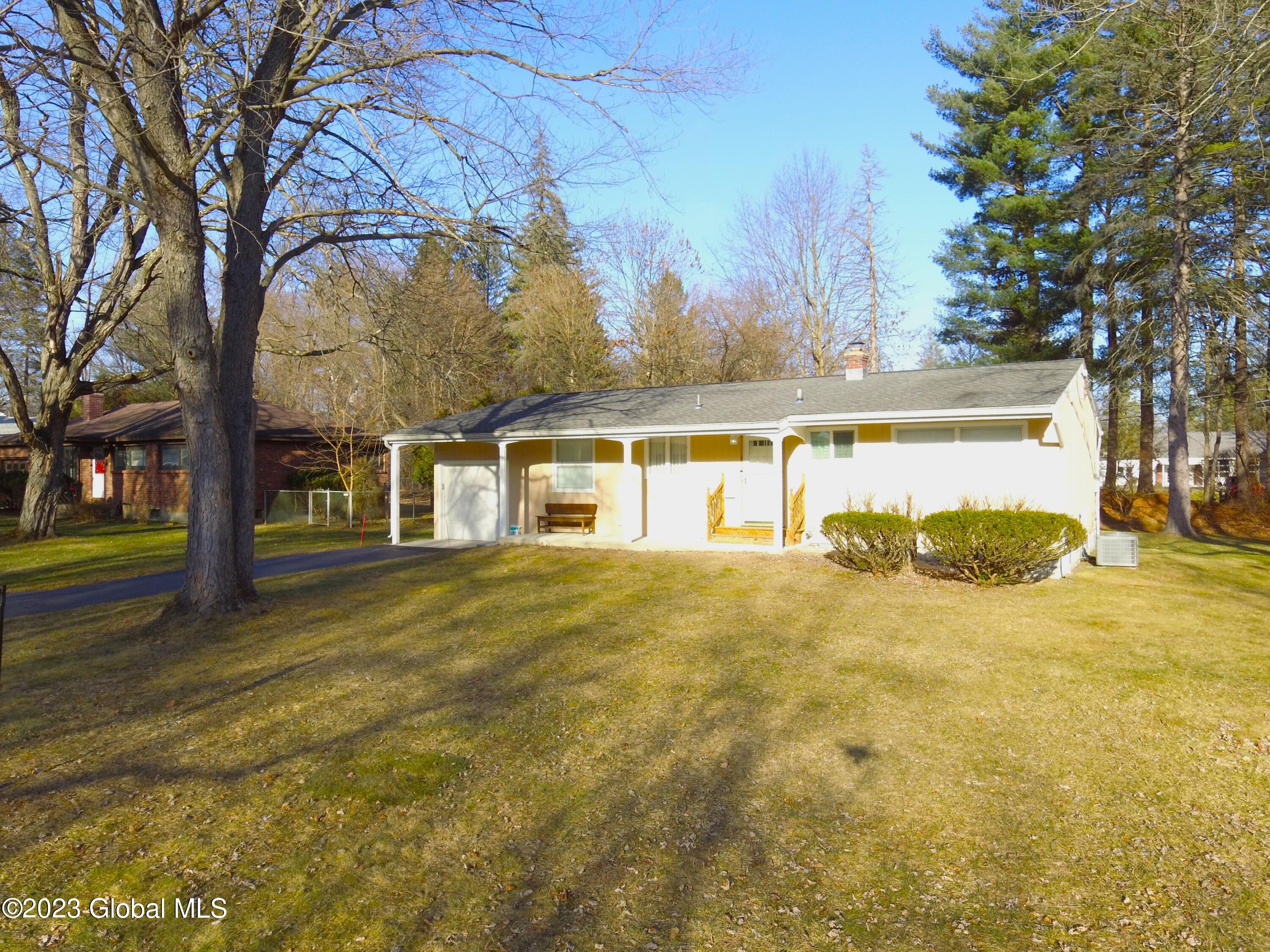 8 St Clair Drive, Delmar, NY 12054 Compass